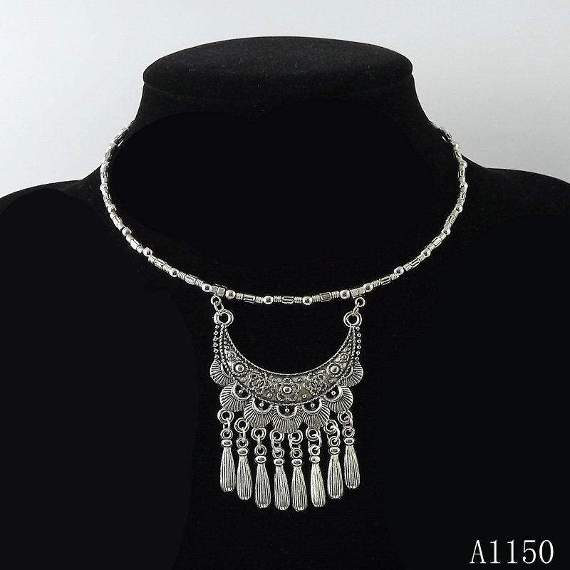 Ethnic Style Vintage Collar Handmade Silver Choker Necklace display picture 4