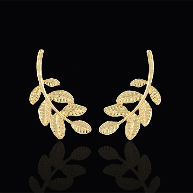 Simple Fashion Gold Leaf Shaped Alloy Stud Earrings display picture 2
