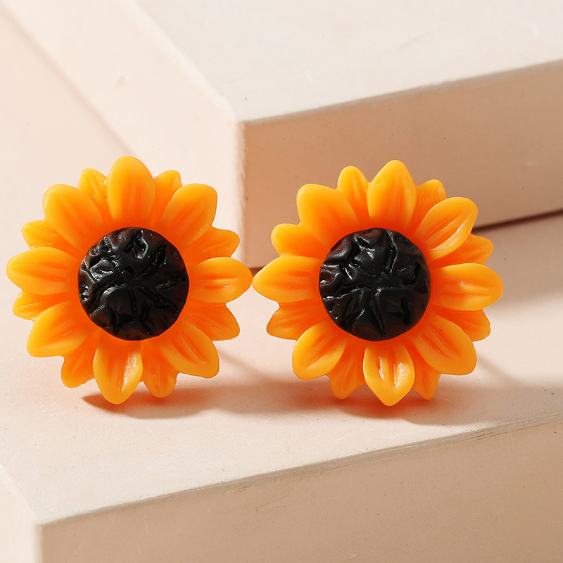 Fashion Summer Fresh Cute Sunflower Shaped Resin Ear Studs display picture 1