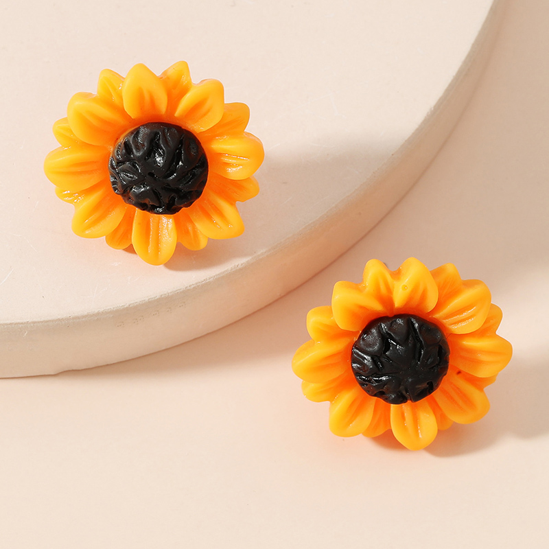 Fashion Summer Fresh Cute Sunflower Shaped Resin Ear Studs display picture 2