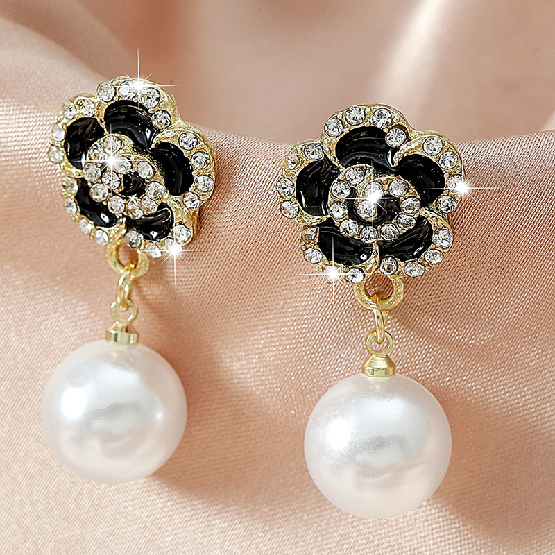 Fashionable Black Rose Pearl Diamond Flower Alloy Stud Earrings display picture 4