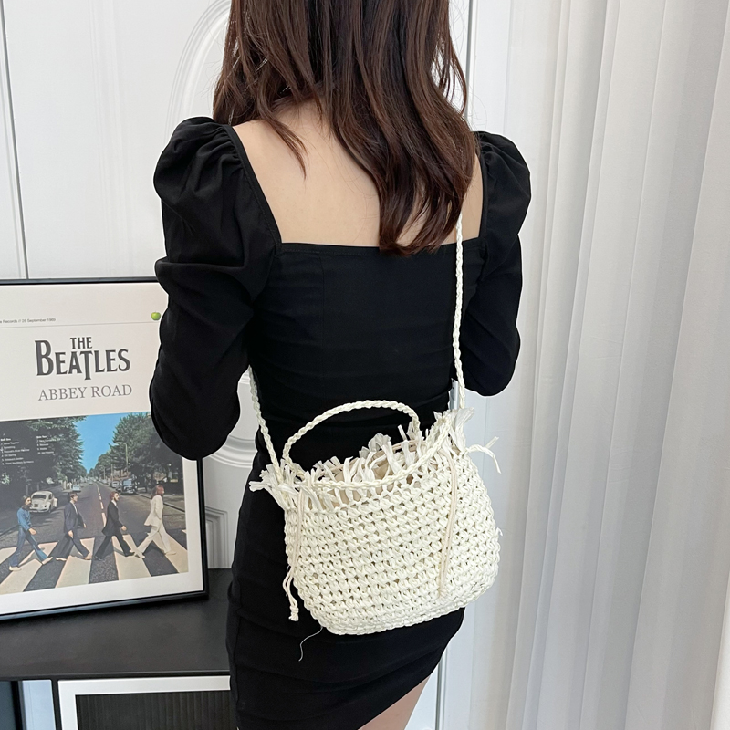 Fashion One Shoulder Hand-woven Small Size Shopping Basket Bag 22*18 * 12cm display picture 7