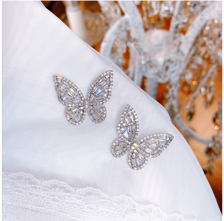 Elegante Mariposa Aleación Embutido Diamantes De Imitación Artificiales Pendientes 1 Juego display picture 2