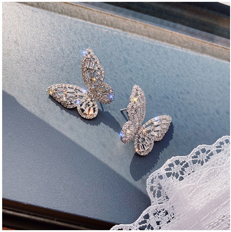 Elegante Mariposa Aleación Embutido Diamantes De Imitación Artificiales Pendientes 1 Juego display picture 5
