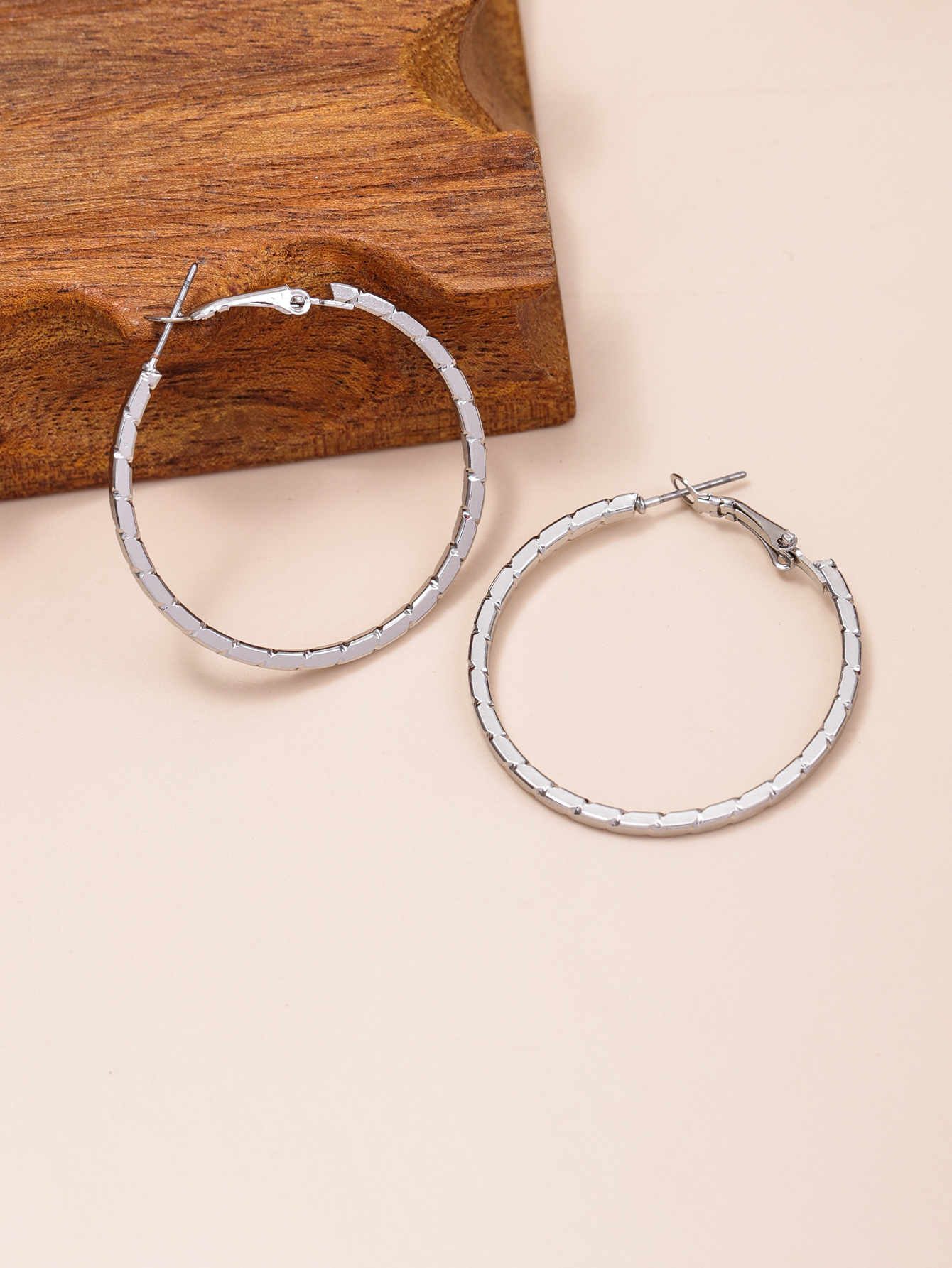 Simple Style Geometric Alloy Hoop Earrings 1 Pair display picture 5