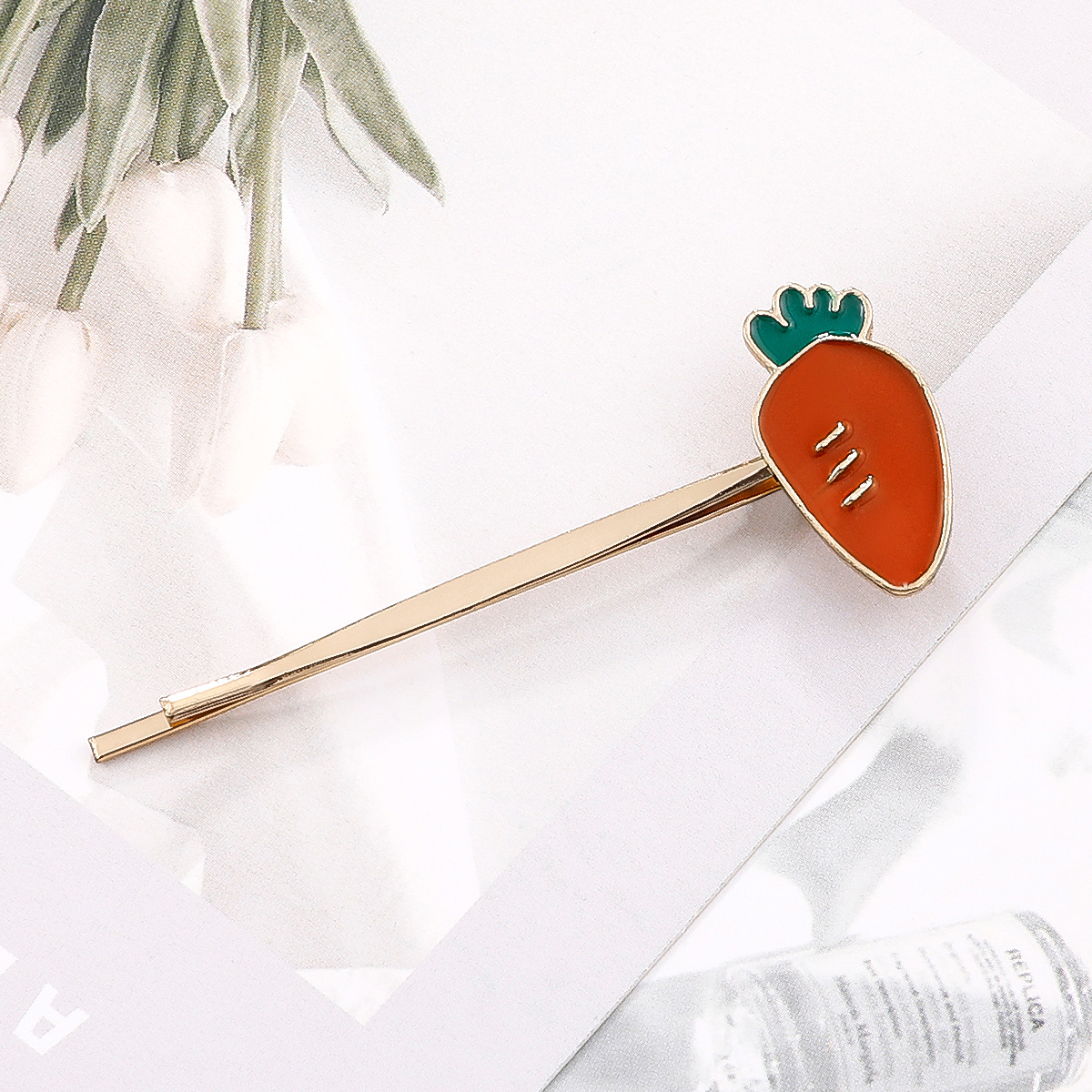 Fashion Cute Geometric Carrot Shaped Gold Alloy Barrettes display picture 1