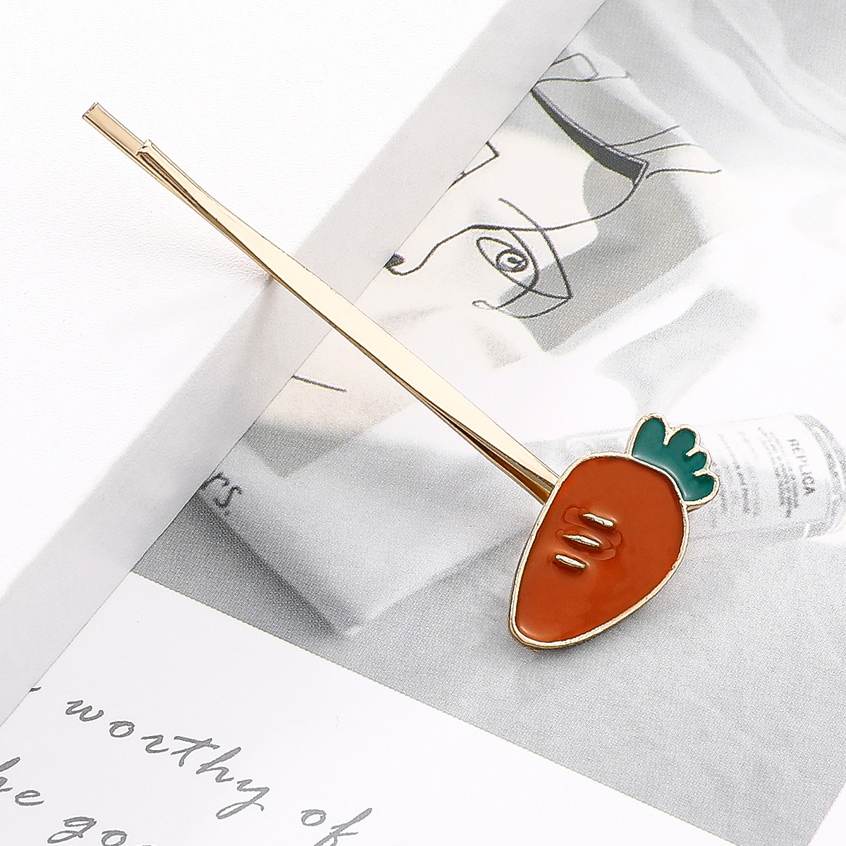 Fashion Cute Geometric Carrot Shaped Gold Alloy Barrettes display picture 2
