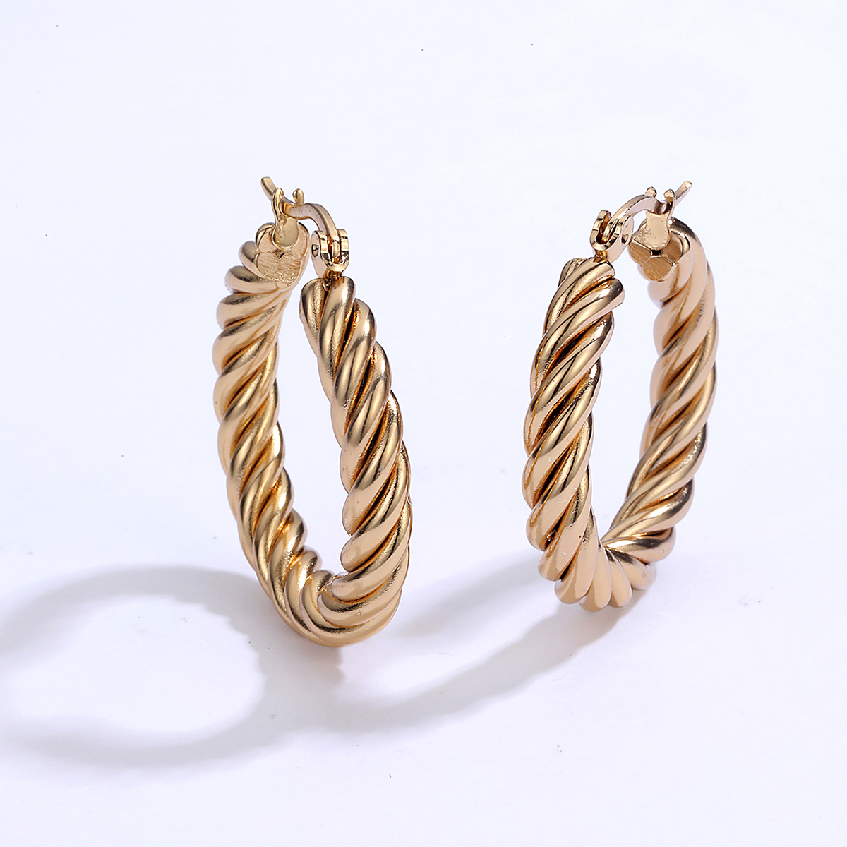 1 Piece Fashion Twist Plating 201 Stainless Steel 18K Gold Plated Earrings display picture 1