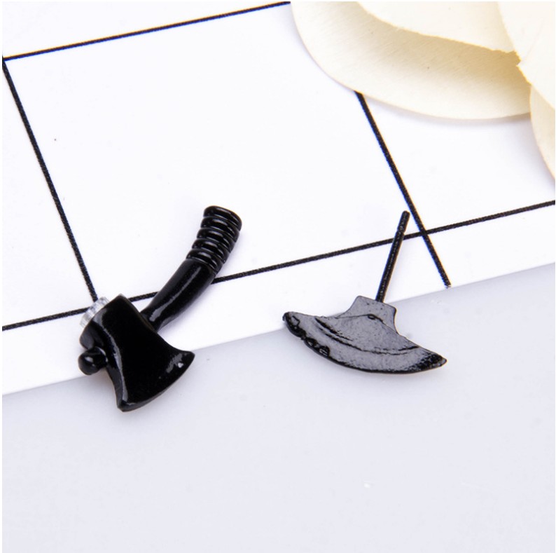 Fashion Unique Three-dimensional Axe Piercing Alloy Ear Stud display picture 4