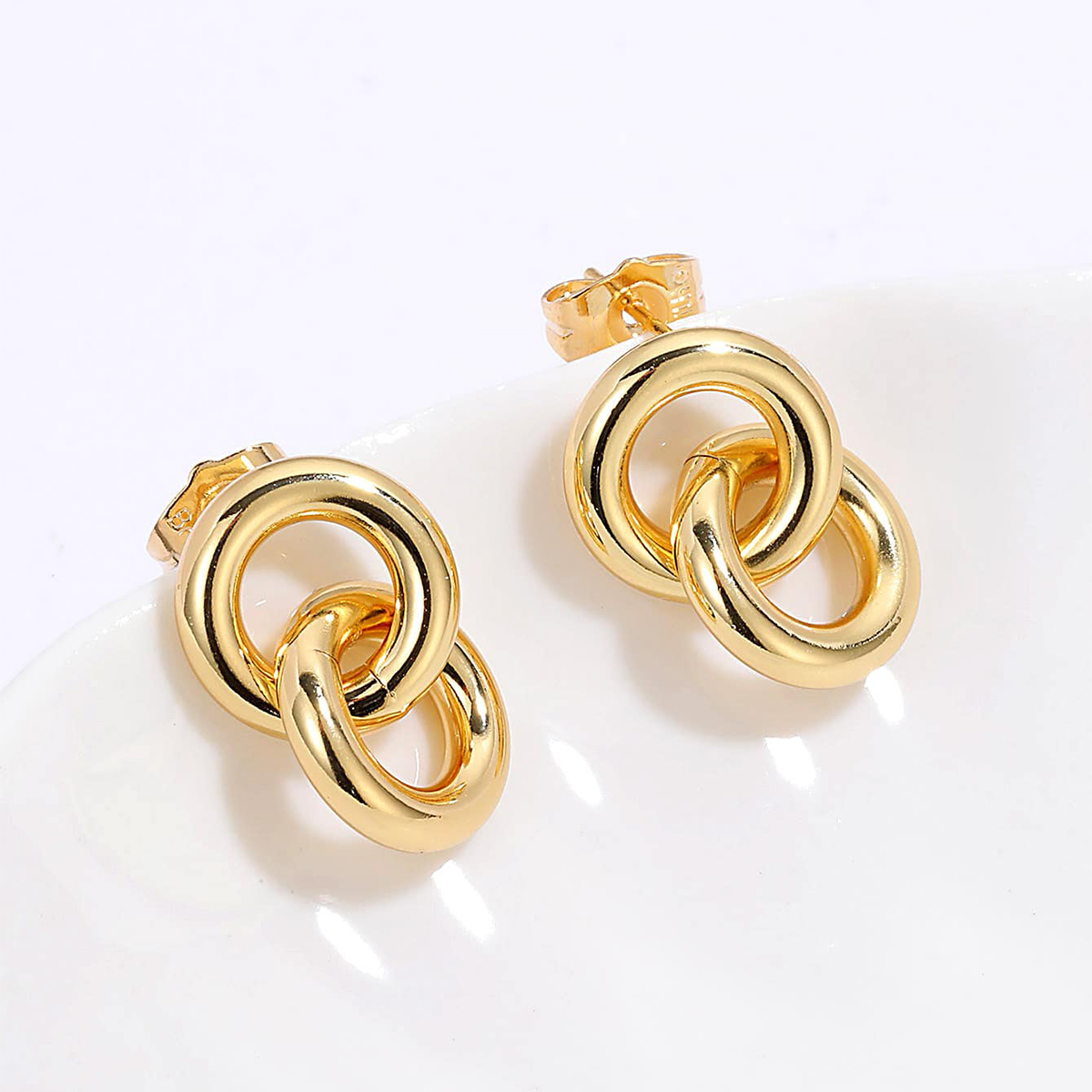 Fashion Simple Geometric Electroplated 18k Gold Copper Earrings display picture 3