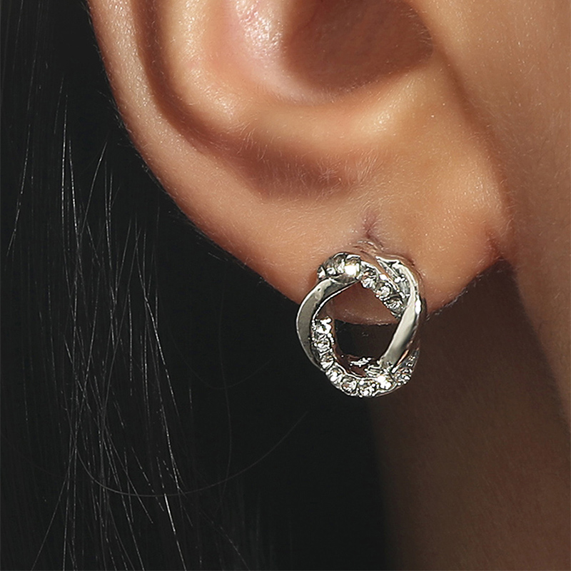 Fashion Elegant Rhinestone Inlaid Geometric
twist Stud Earrings display picture 1