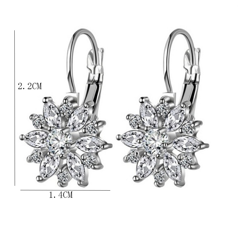 Fashion Simple Geometric Chrysanthemum Inlaid Diamond Alloy Ear Clip Earrings display picture 7