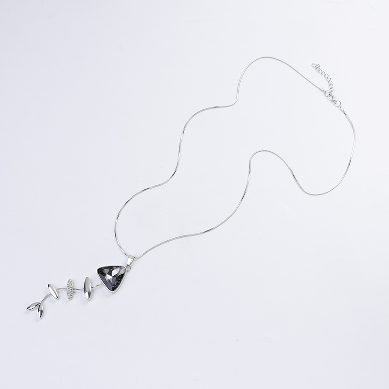 Fashion Creative Rhinestone Crystal Inlaid Fishbone Alloy Necklace display picture 3