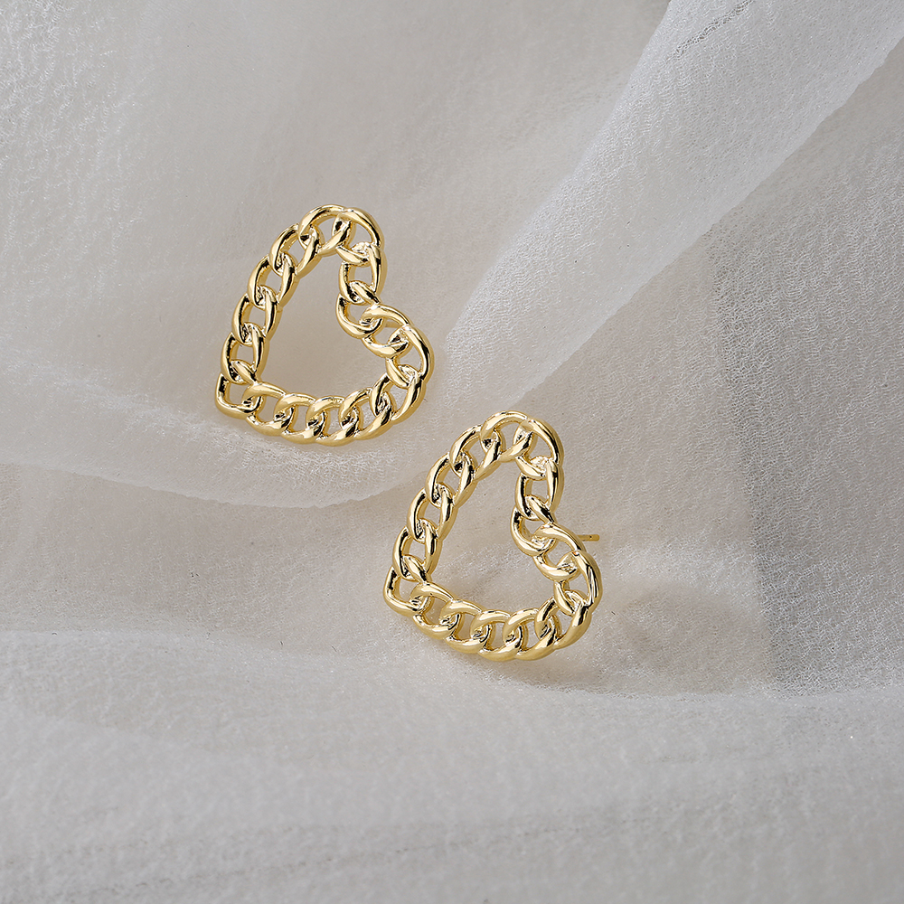 New Style Hollow Chain Heart Shape Copper 18k Gold Plating Stud Earrings display picture 1