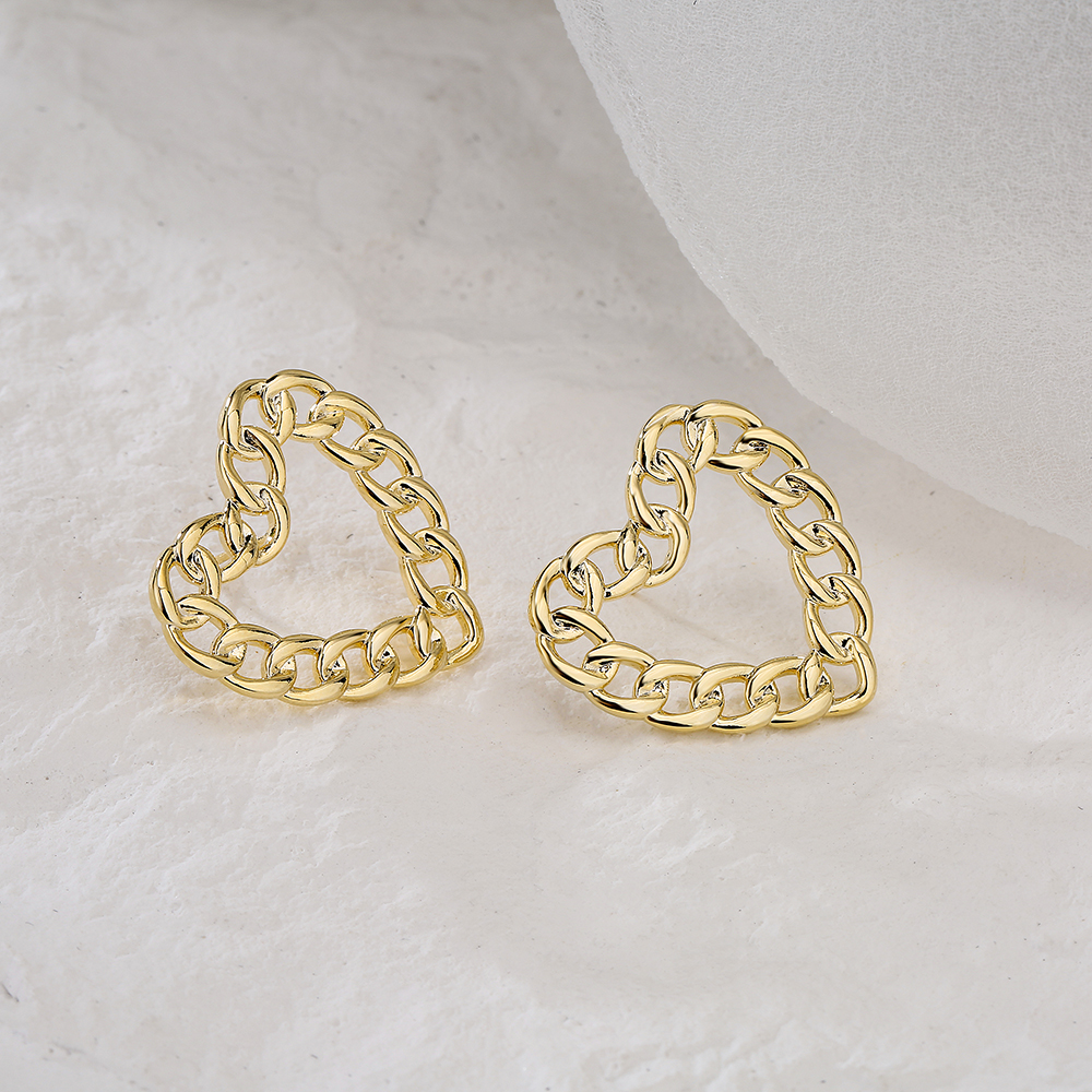New Style Hollow Chain Heart Shape Copper 18k Gold Plating Stud Earrings display picture 2