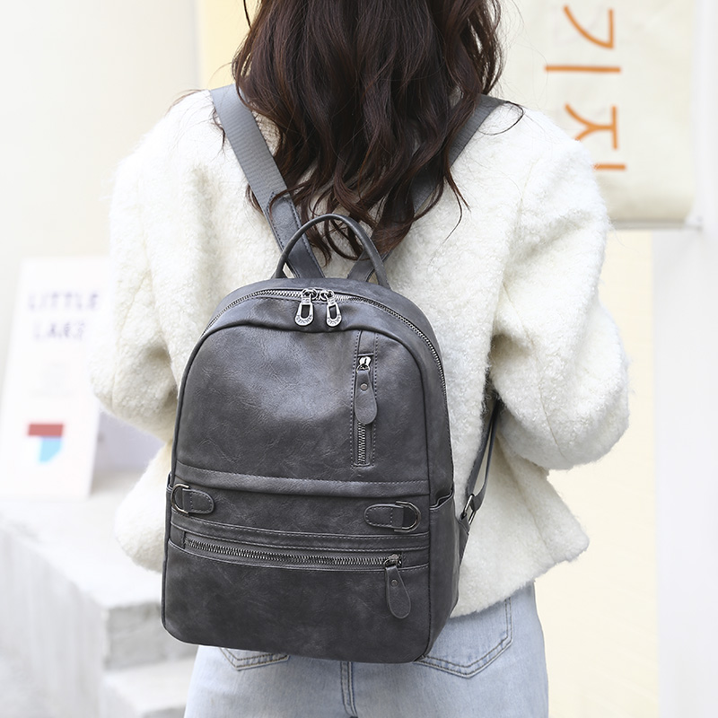 Women's 2022 New Urban Simple Soft Leather Backpack Large Capacity Student Schoolbag display picture 4