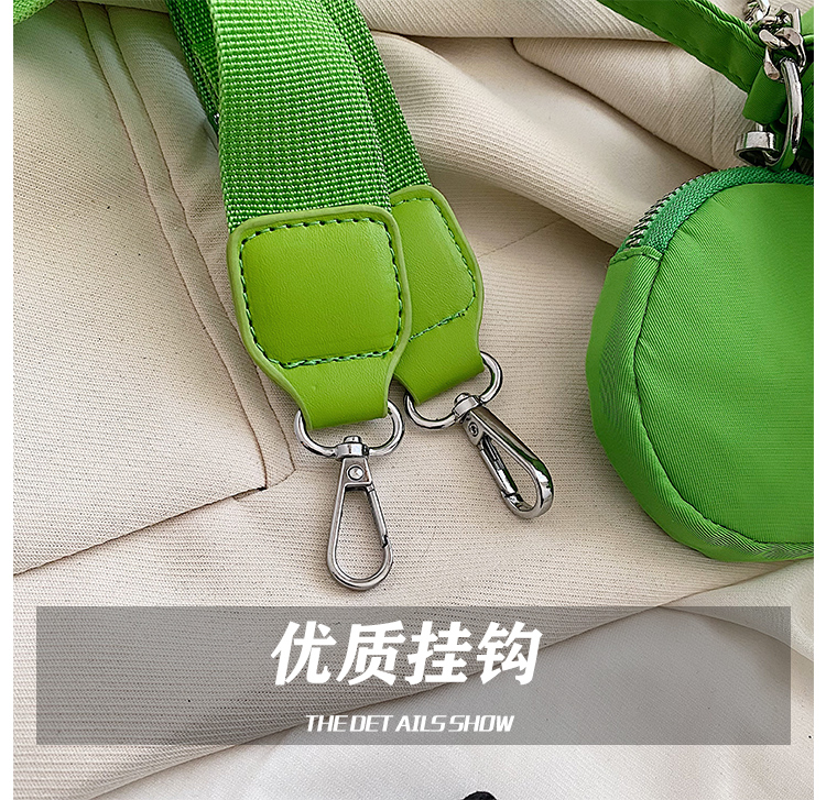 Female 2022 Summer New Fashion Casual Woven Shoulder Underarm Bag display picture 12