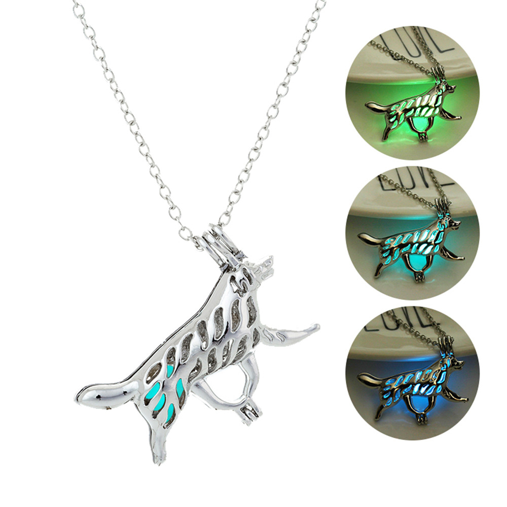 Mode Kreative Glow Accessoriesluminous Wolf Anhänger Legierung Halskette display picture 1