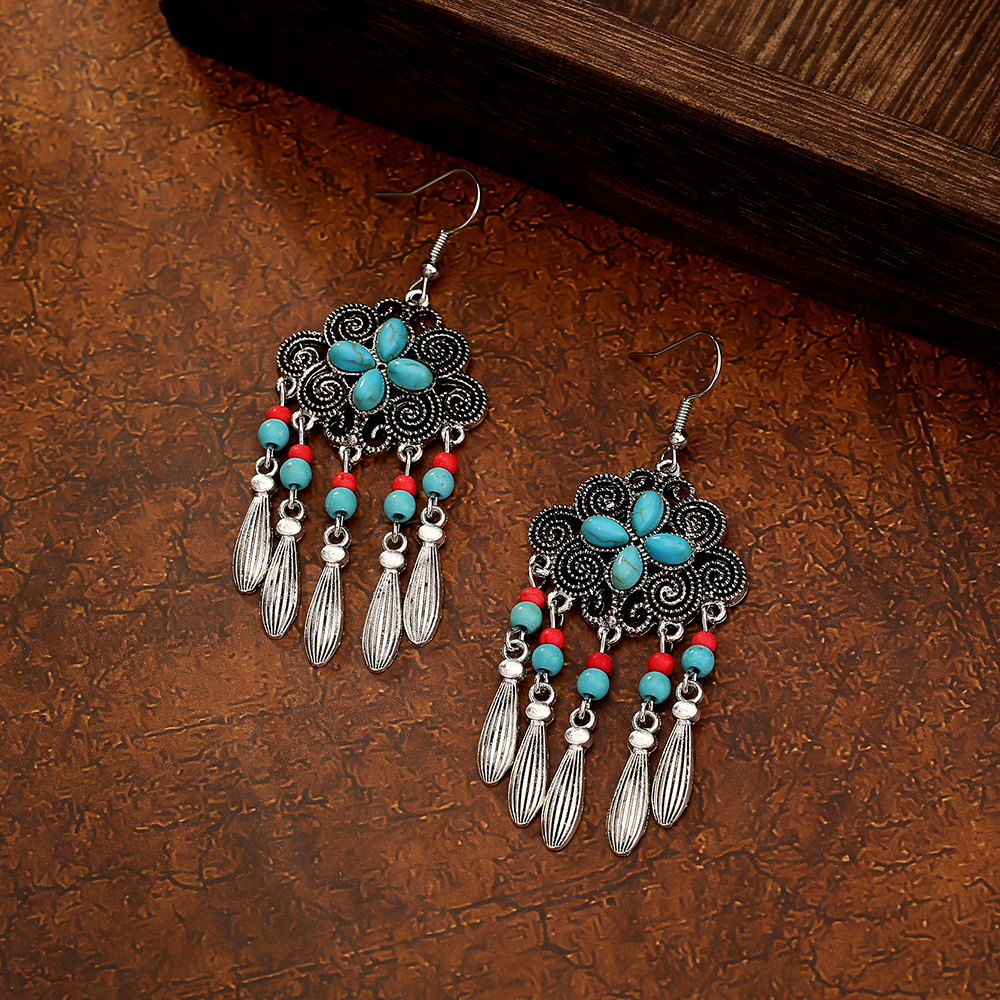 Retro Fashion Bohemian Tassel Women Simple Leaves Long Ethnic Style Alloy Earrings display picture 4