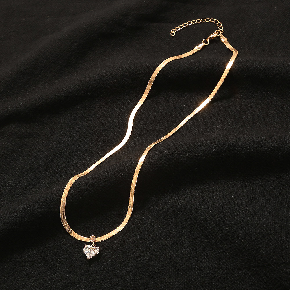 Simple Fashion Zircon Heart-shaped Pendant Pearl Snake Bones Alloy Necklace display picture 8