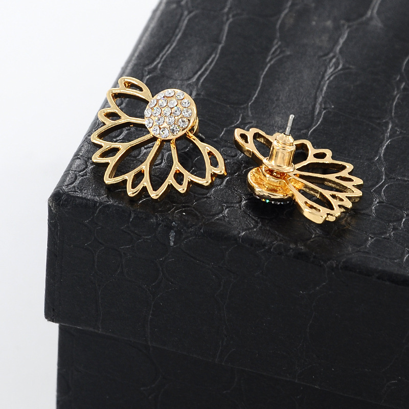 Fashion Solid Color Hollow Rhinestone Lotus Ear Studs display picture 5