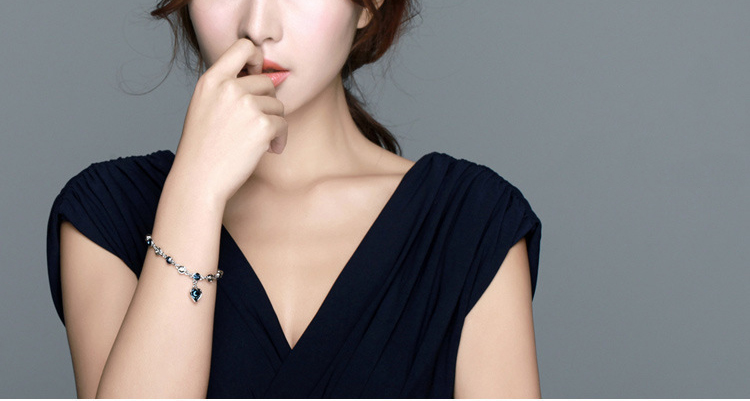 New Fashion Heart Shape Decor Rhinestone Inlaid Bracelet display picture 2