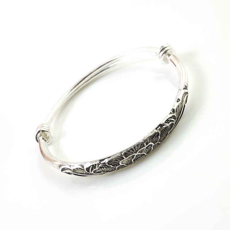 Retro Distressed Carved Bangle Ornament Push-pull Adjustable Alloy Bracelet display picture 3