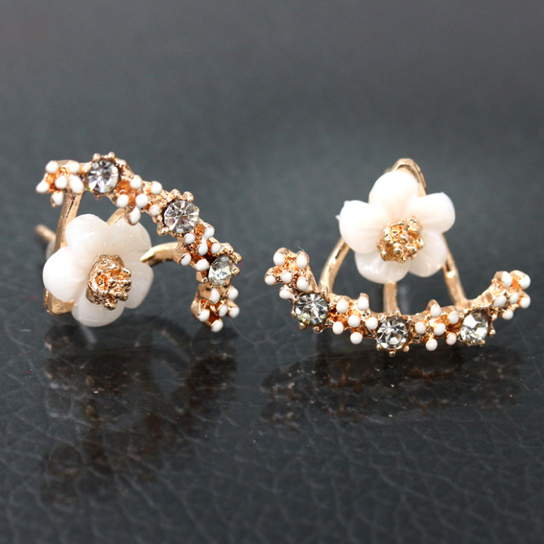 Fashion New Little Daisy Flower Shape Ear Studs display picture 4