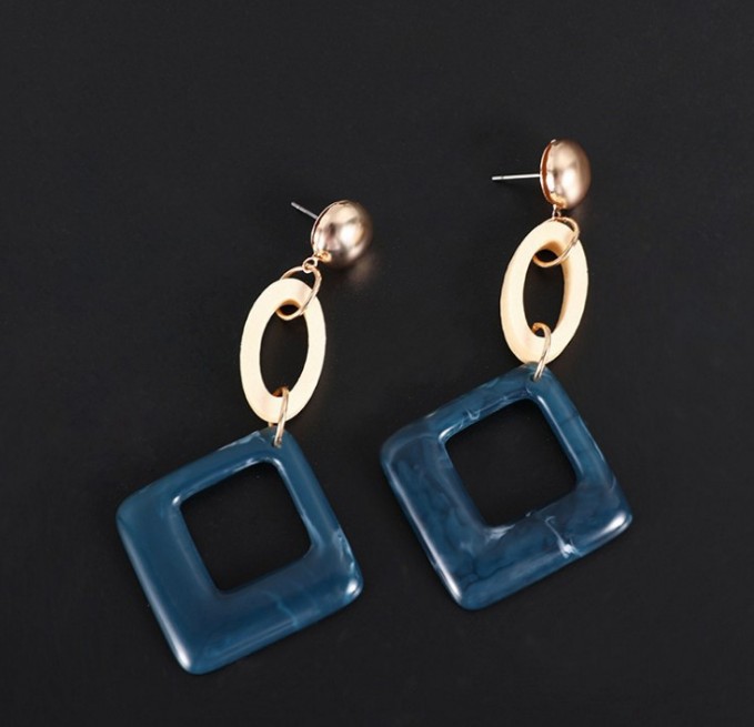 New Fashion Elegant Geometric Rhombic Resin Ear Studs display picture 6