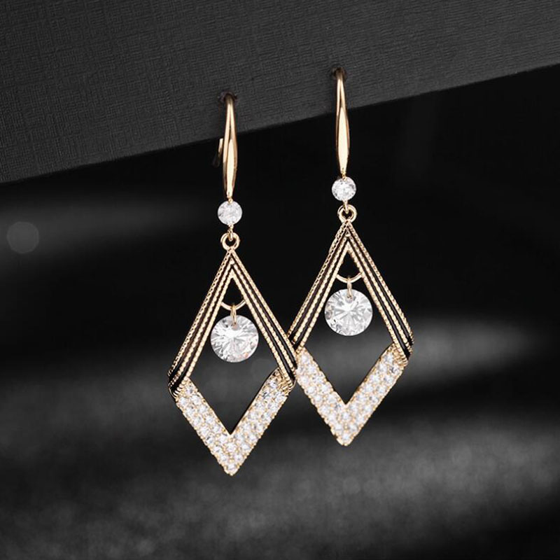2022 New Fashion Elegant Rectangular Geometric Diamond Jeweled Earrings display picture 5