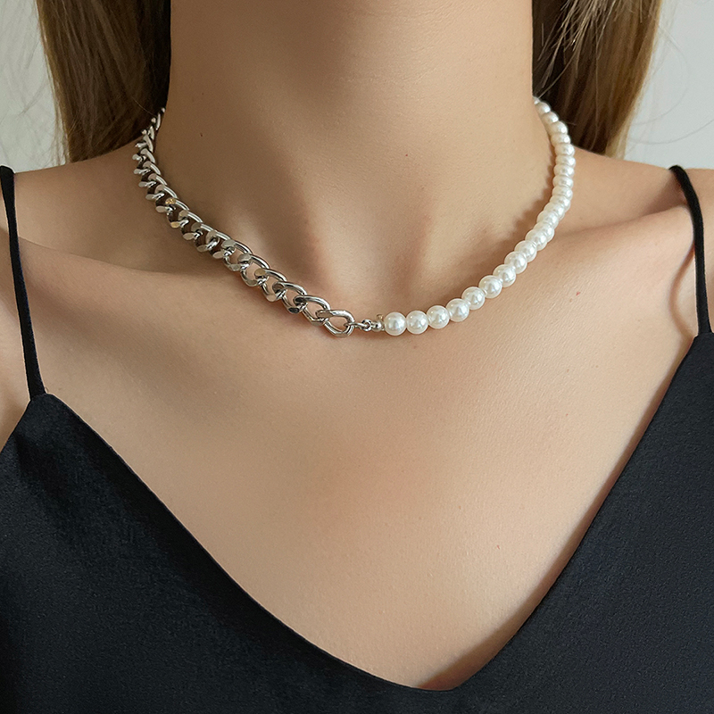 Fashion Baroque Freshwater Pearl Stitching Clavicle Chain Necklace display picture 1
