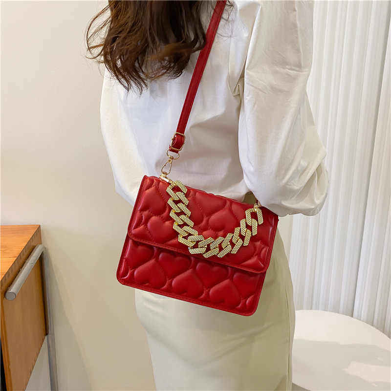 Fashion Heart Shape Chain Small Handbag Shoulder Messenger Bag display picture 3