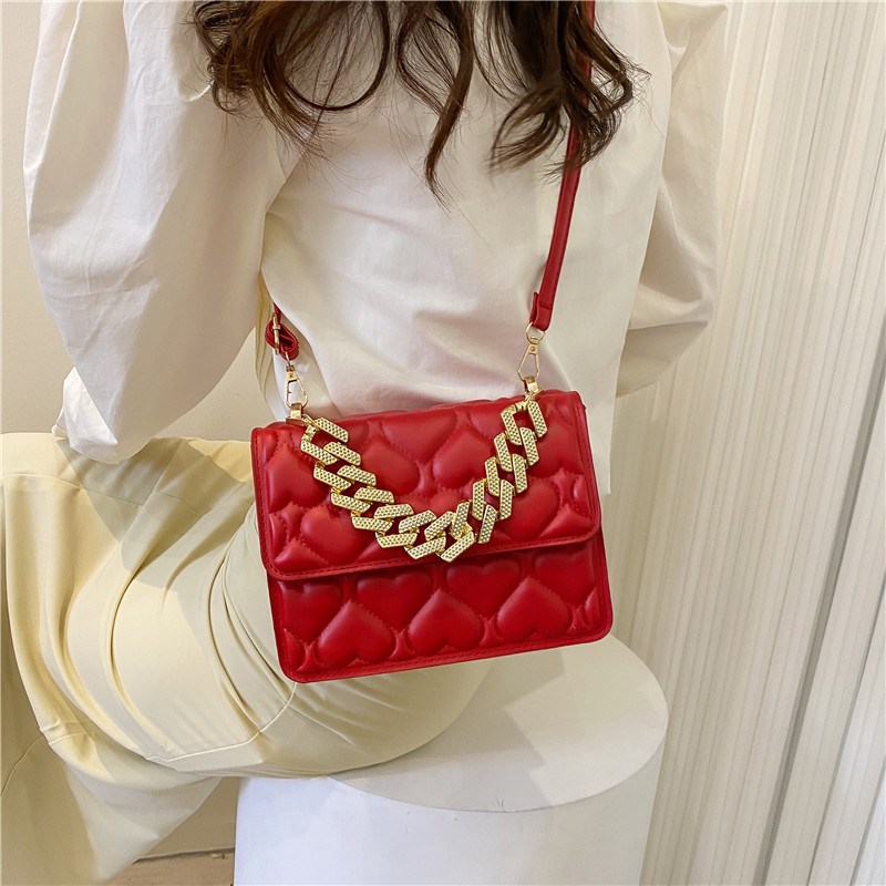 Fashion Heart Shape Chain Small Handbag Shoulder Messenger Bag display picture 4