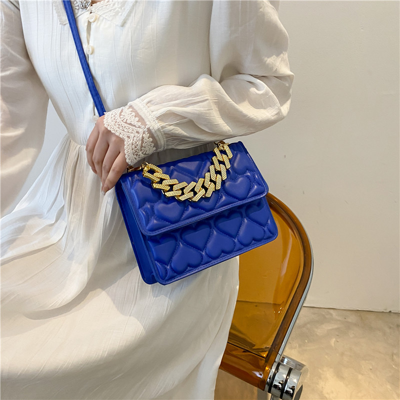Fashion Heart Shape Chain Small Handbag Shoulder Messenger Bag display picture 6