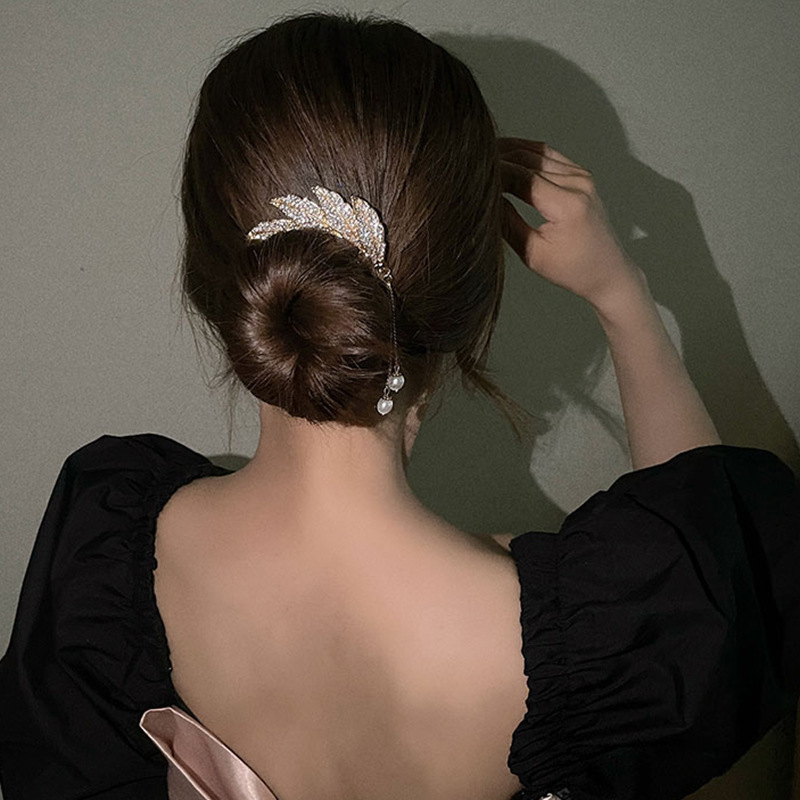 Fashion Elegant Geometric Pearl Tassel Pendant Hairpin Female display picture 2