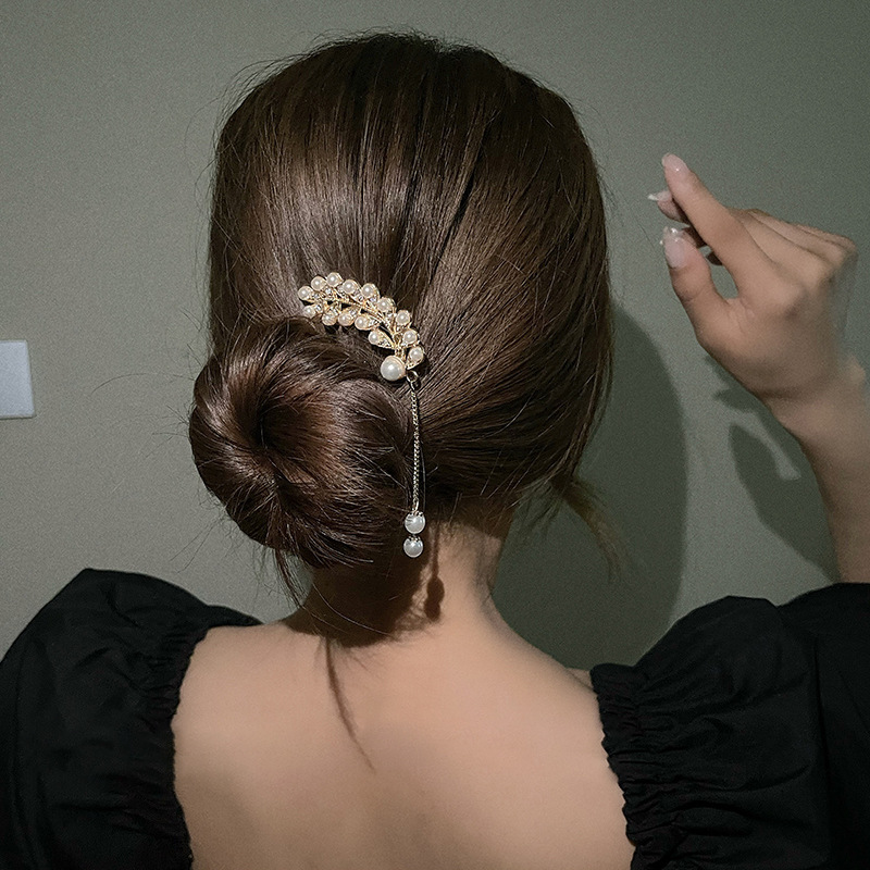 Fashion Elegant Geometric Pearl Tassel Pendant Hairpin Female display picture 3