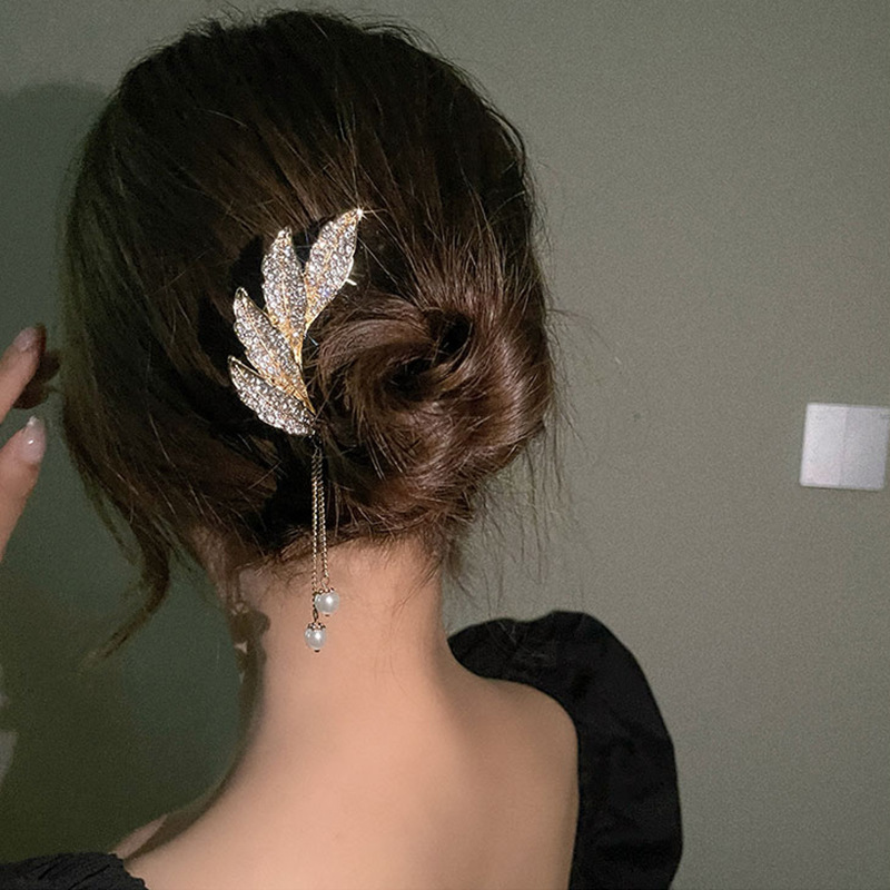 Fashion Elegant Geometric Pearl Tassel Pendant Hairpin Female display picture 4