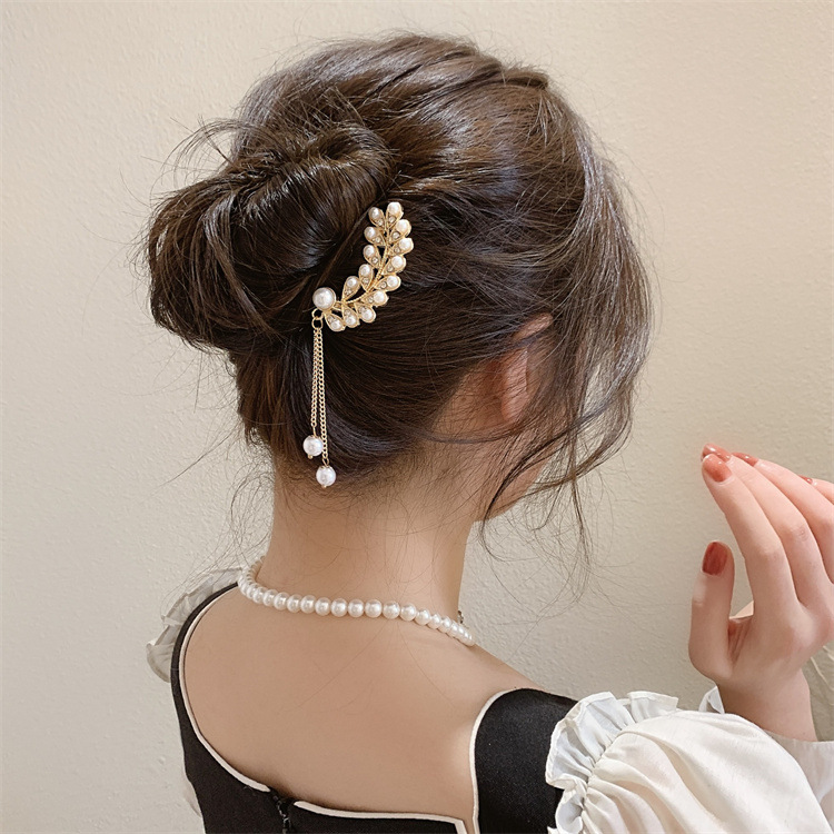 Fashion Elegant Geometric Pearl Tassel Pendant Hairpin Female display picture 5