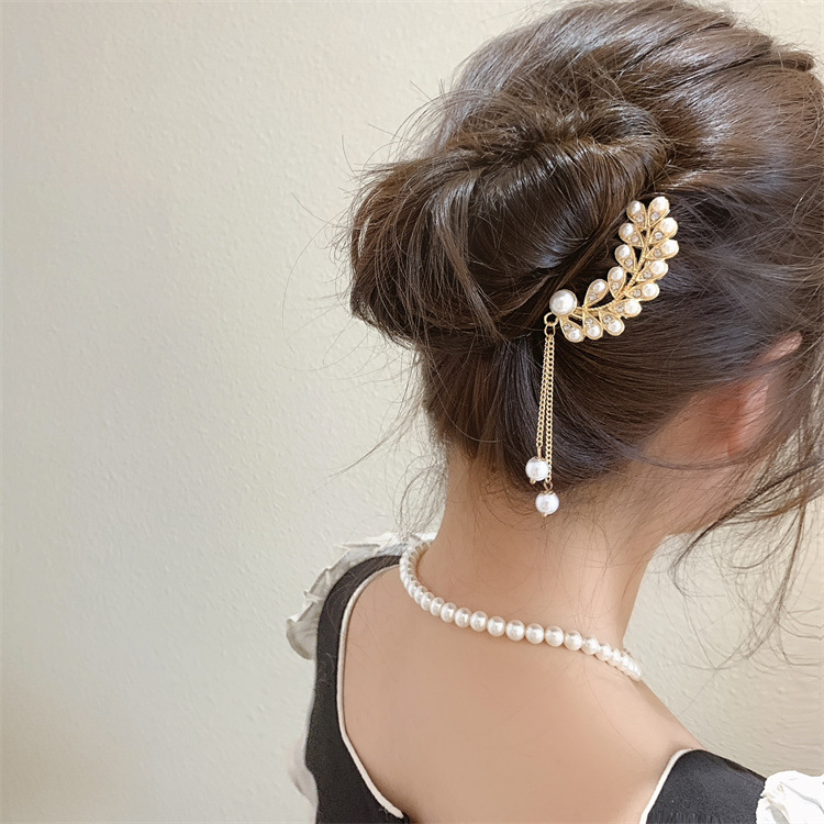 Fashion Elegant Geometric Pearl Tassel Pendant Hairpin Female display picture 6