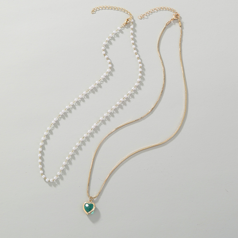 Alloy Copper Dark Green Heart-shaped Zircon Pendant Artificial Pearl Necklace display picture 4