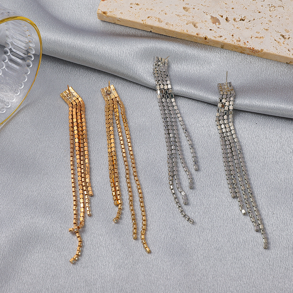 Fashion Simple Long Tassel Rhinestone Inlaid Geometric Earrings display picture 6