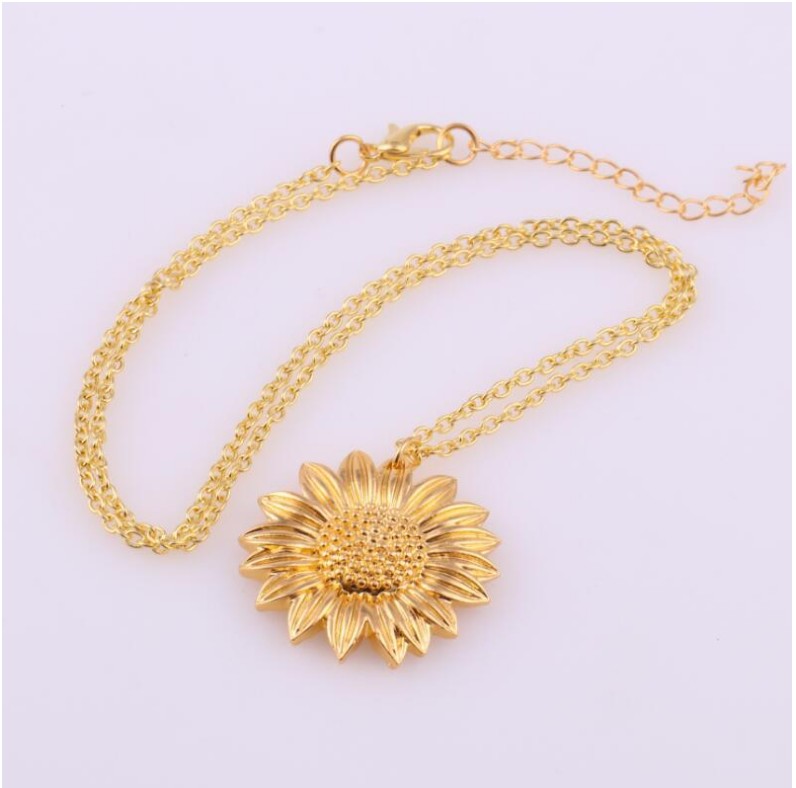 New Simple Cute Golden Sunflower Pendant Clavicle Chain Necklace display picture 1