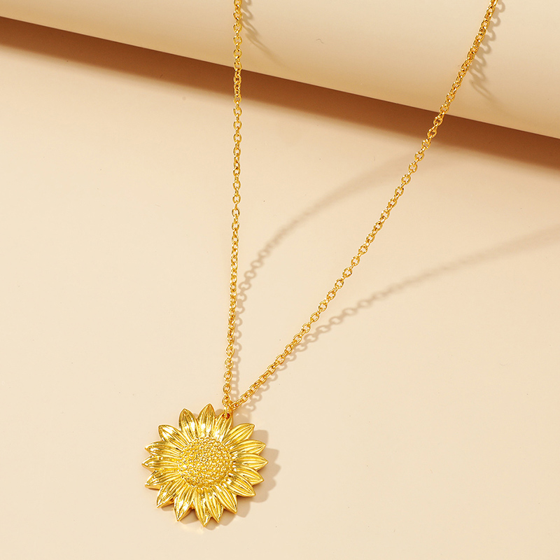 New Simple Cute Golden Sunflower Pendant Clavicle Chain Necklace display picture 4