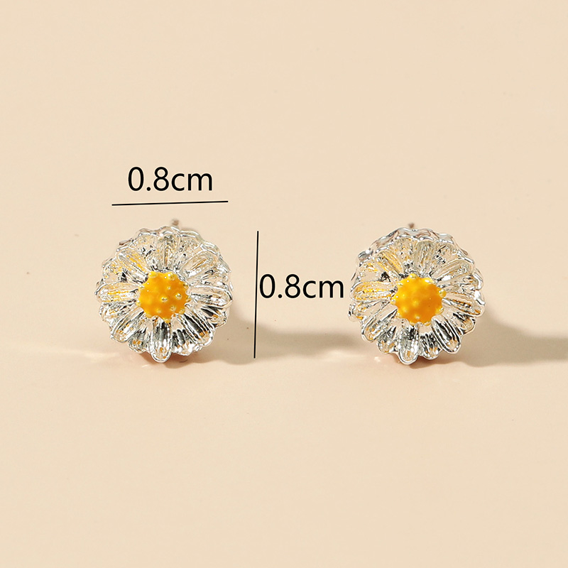 Fashion Simple Little Daisy Sunflower  Chrysanthemum Ear Studs Wholesale display picture 7