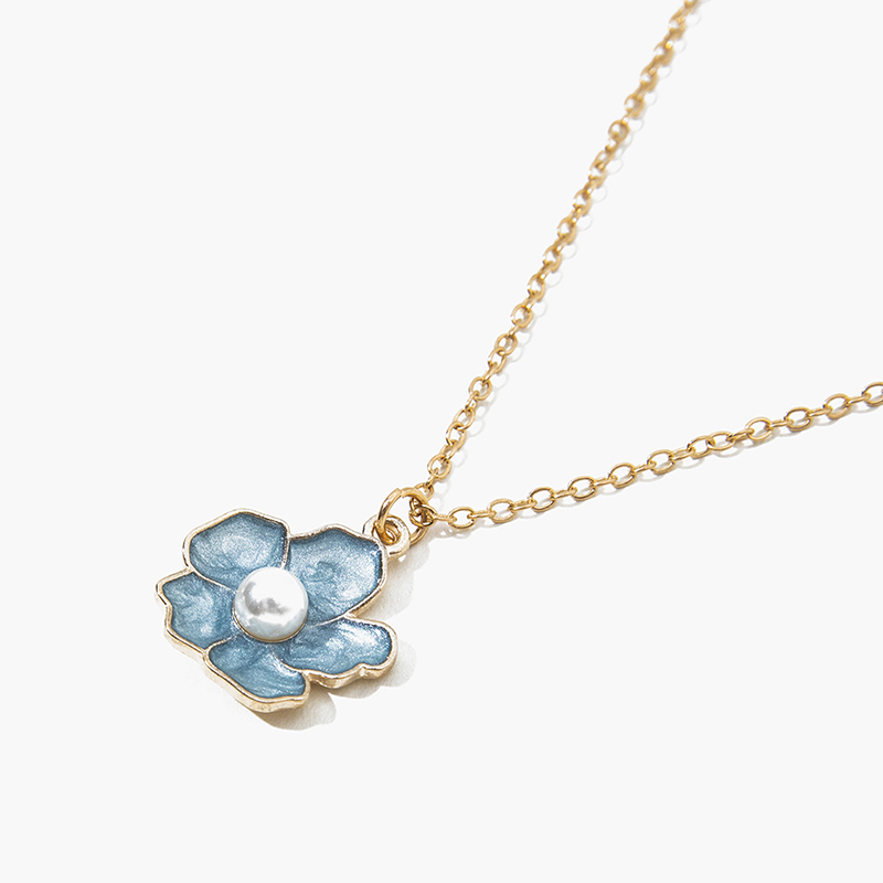 Fashion Blue Drop Oil Pearl Inlaid Small Five-petal Flower Necklace display picture 5