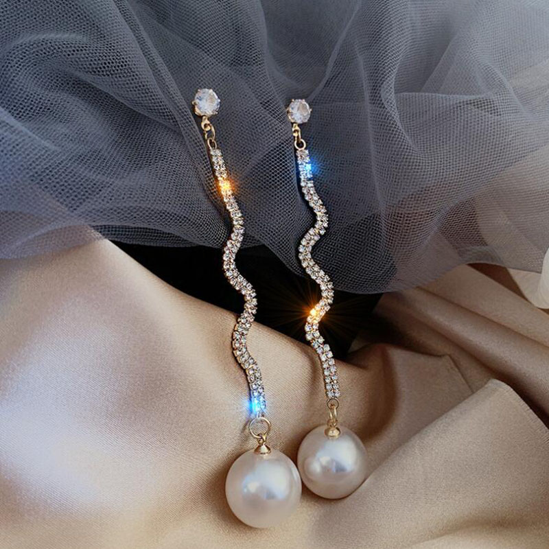 Pendientes Largos De Perlas Grandes Con Curva Geométrica Simple A La Moda Para Mujer display picture 5