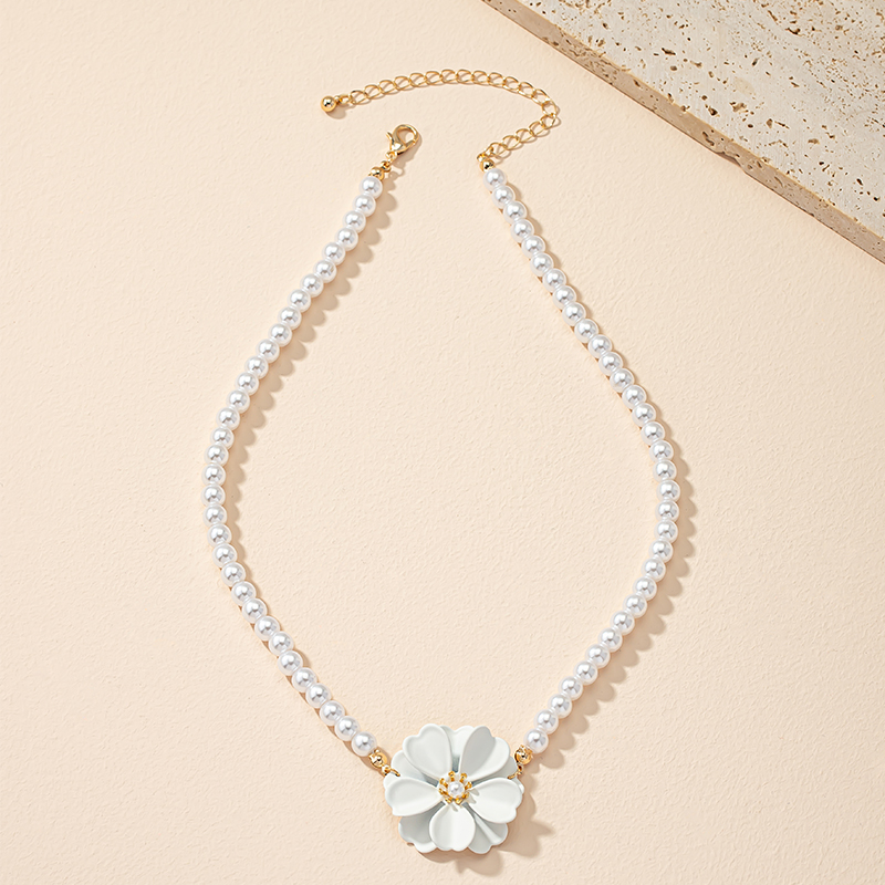 Solid Color Pearl Flower Decor Pendant Clavicle Chain display picture 1
