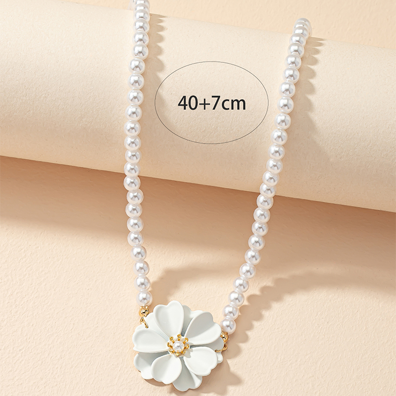 Solid Color Pearl Flower Decor Pendant Clavicle Chain display picture 3