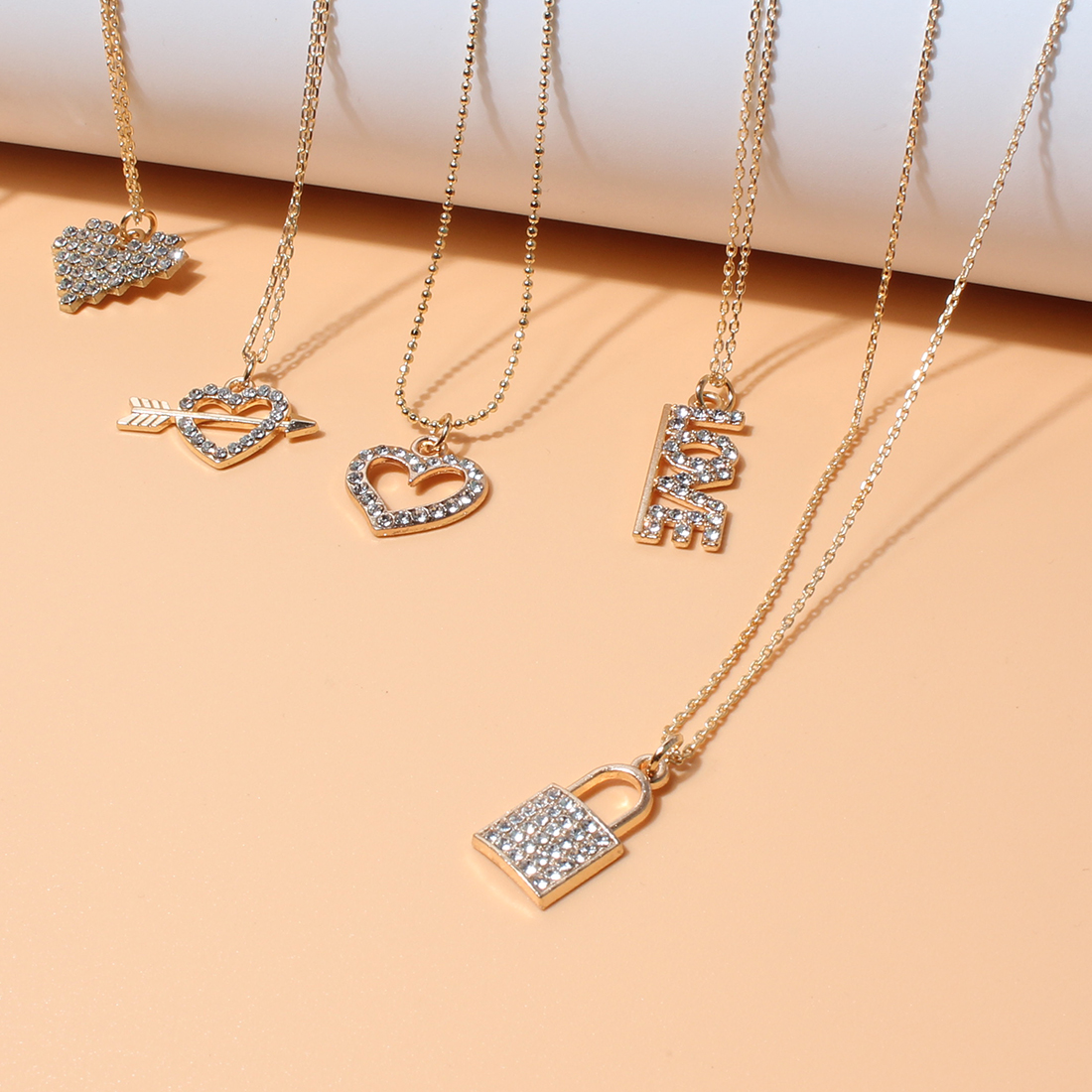 Fashion Creative Women's Diamond Heart Lock Pendant Alloy Necklace display picture 2