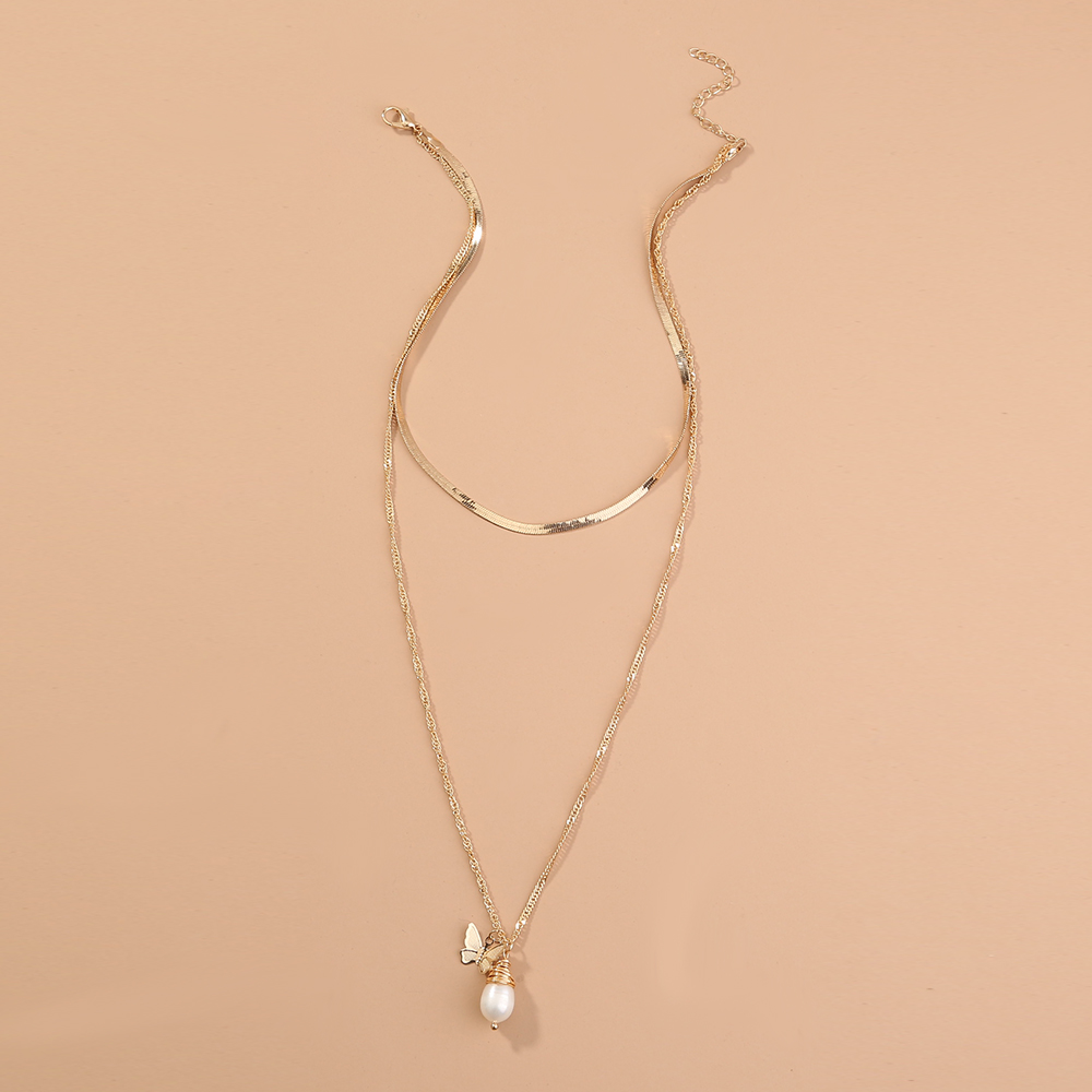 Mode Einfache Schmetterling Natürliche Perle Anhänger Legierung Schlüsselbein Kette Multi-schicht Metall Halskette display picture 1